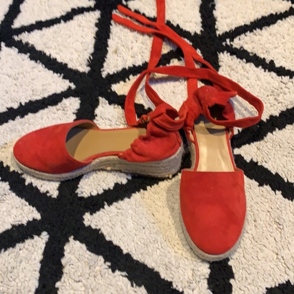 Red, suede, ankle tie espadrilles size 6 Marc Fisher - Picture 2 of 4